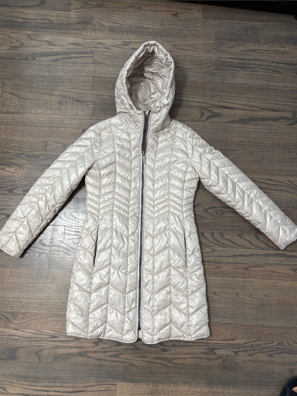 Kenneth Cole Women's Quilted Hooded Puffer Coat in Light Beige - Picture 5 of 16